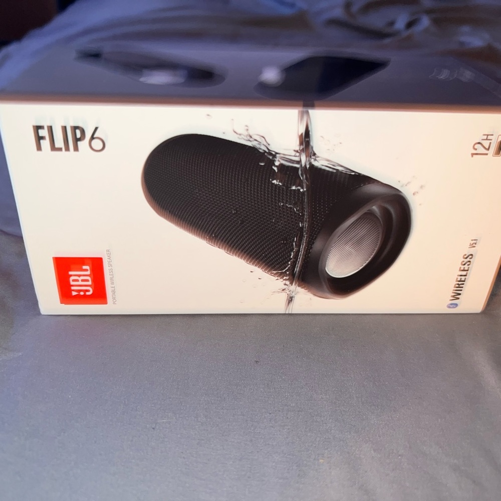 Flip 6 Bluetooth speaker brand new